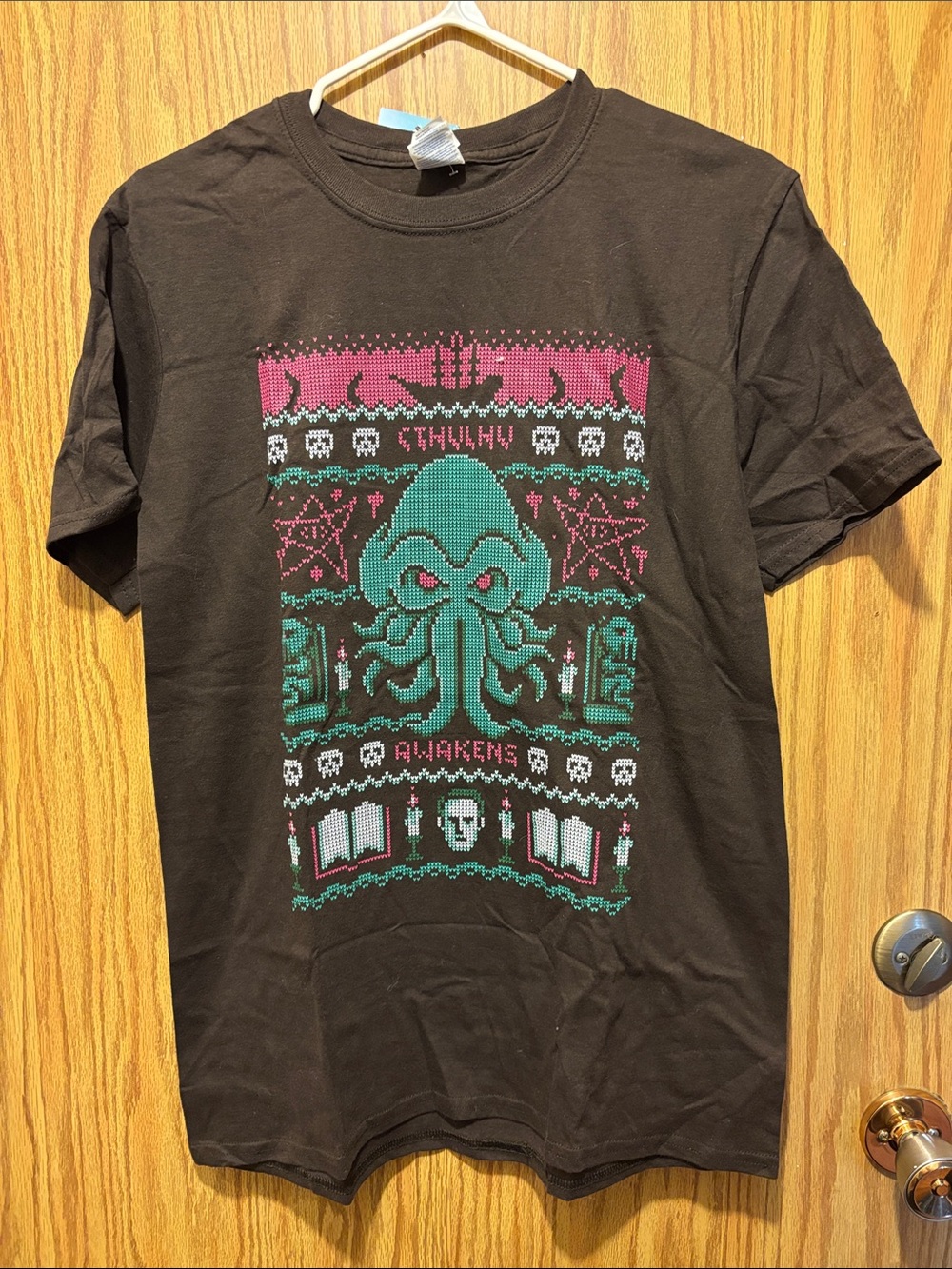 Nerd Block Cthulhu Awakened holiday Graphic Tee - Black